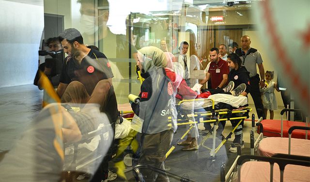 Gazze'den tedavi için Türkiye'ye 4 yaralı getirildi