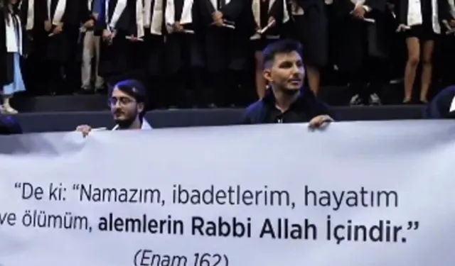 İTÜ mezuniyet töreninde ayet yazılı pankart engellenmeye çalışıldı