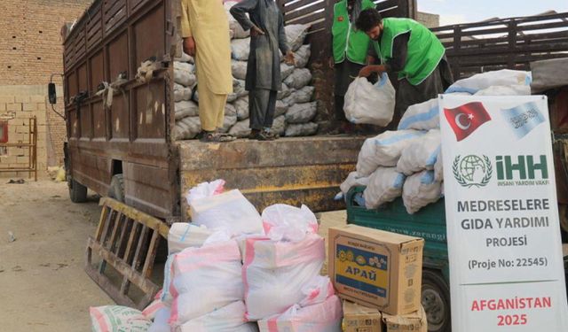 İHH'den Afganistan'a 1100 gıda paket yardım