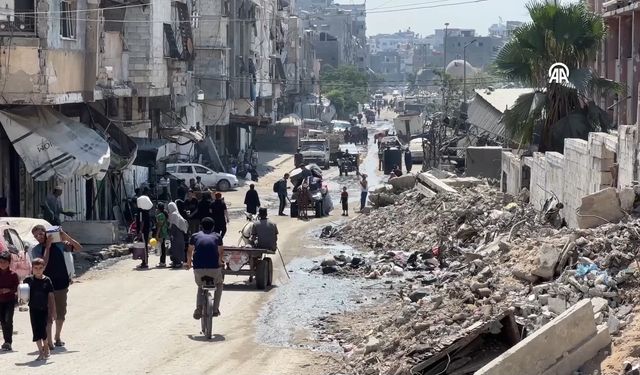 İsrail'in zorla göç ettirdiği Filistinliler güneye geçiyor