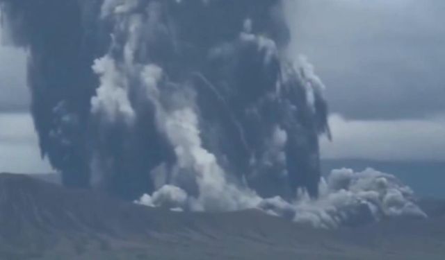 Kanlaon yanardağı patladı: 2 kilometre yüksekliğe kadar kül püskürdü