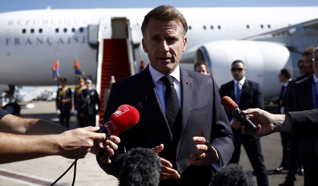 Macron istifa çağrılarını reddetti