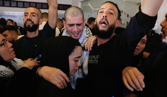 Ofer Hapishanesi’nden serbest bırakılan Filistinli esirler Ramallah’a ulaştı
