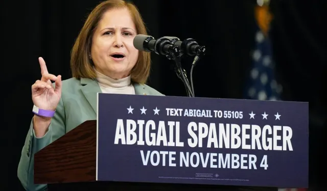 Gazala Haşmi, ABD'de vali yardımcısı olan ilk Müslüman kadın