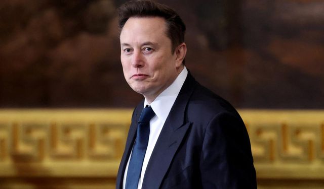 Grok skandalı: Musk'ı öven yanıtlar manipülatif çıktı