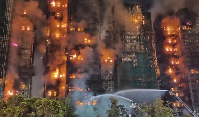 Hong Kong'da 70 yılın en ölümcül yangını: 83 ölü