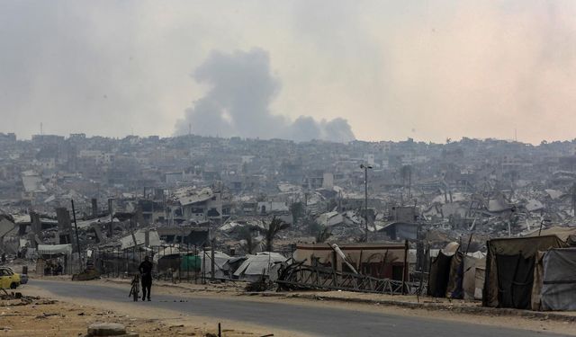 İsrail ordusu Gazze'de yerinden edilenlerin sığındığı okulu bombaladı