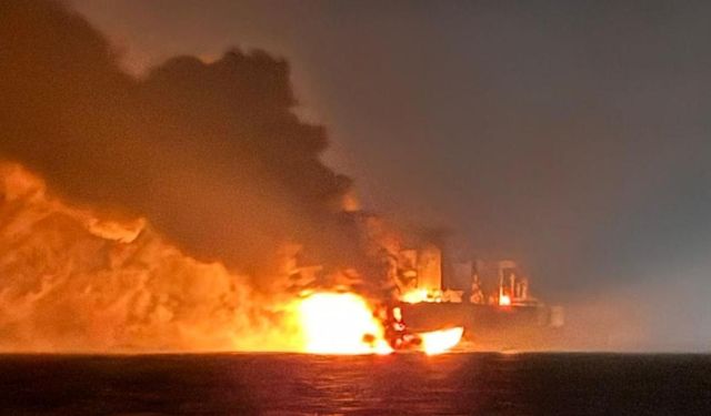 Kandıra açıklarında tankerde yangın: 25 personel tahliye edildi