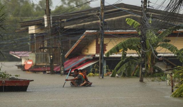 Tayland'ı vuran sel felaketinde can kaybı 145'e yükseldi