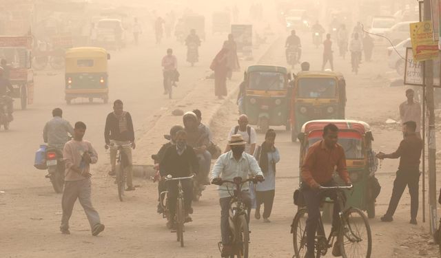 Yeni Delhi'de hava kalitesi 8 gündür 'çok kötü' seviyede