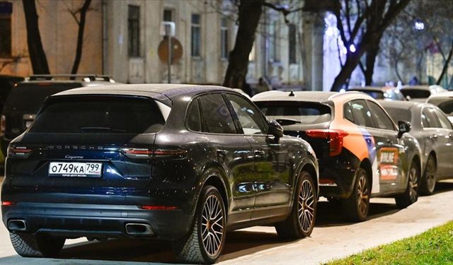 Rusya'da şok arıza: Porsche'lar uydu üzerinden bloke edildi