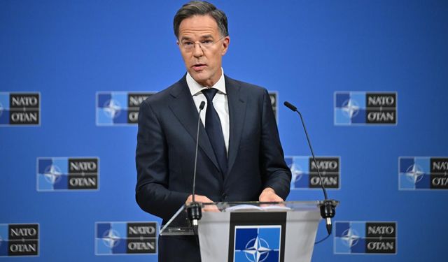 Rutte'den üyelik mesajı: İlkeler başka, gerçekler başka