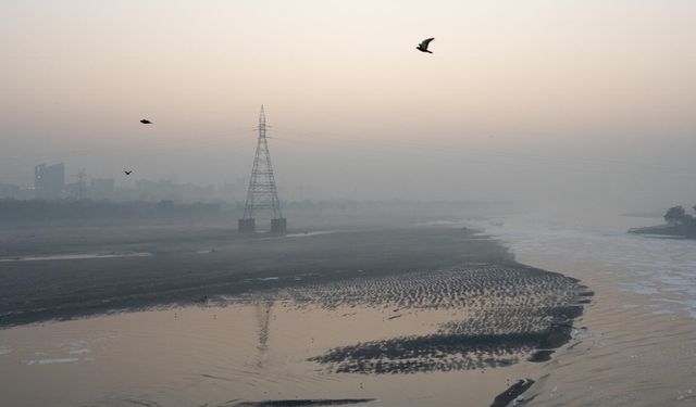 Yeni Delhi 'Zehir' soluyor: Görüş mesafesi sıfıra indi
