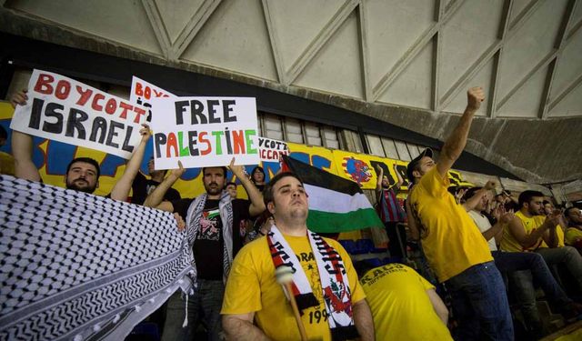 İspanya'da diplomasi krizi: Barcelona maçı seyircisiz