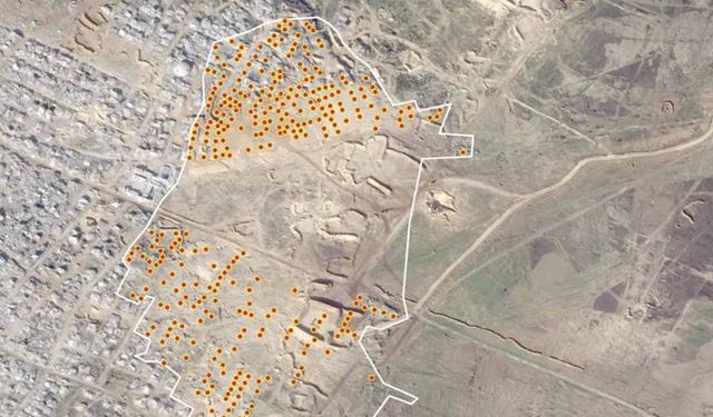 İsrail Beyt Hanun'da yüzlerce evin enkazını temizledi