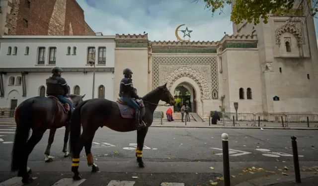 Paris Camii'nden laiklik ve İslam rehberi