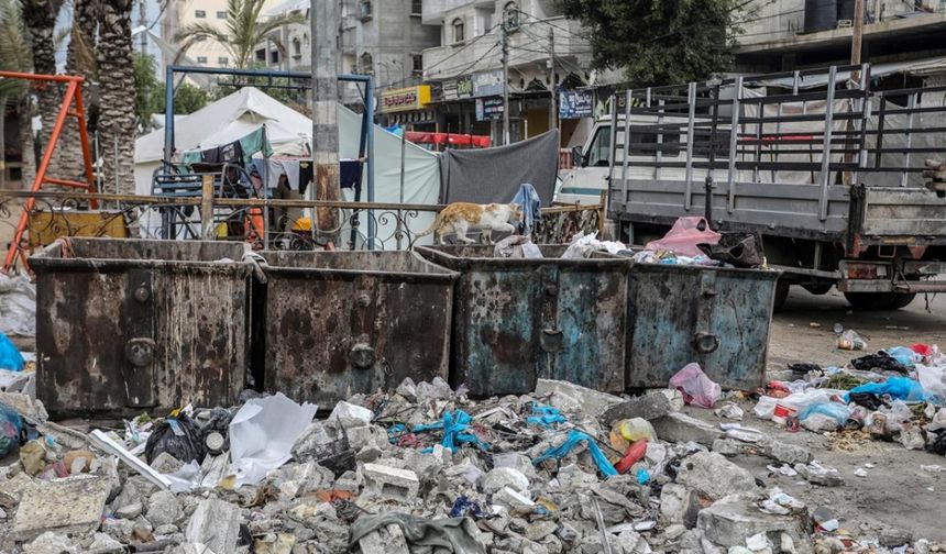 Gazze'de biriken çöp ve atıklar, sağlık risklerini artırıyor