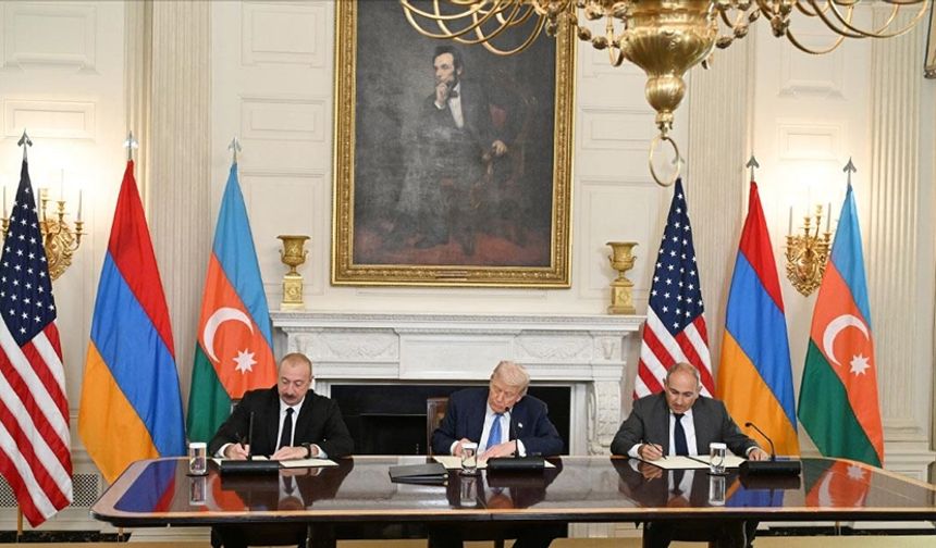 Azerbaycan ile Ermenistan 'barış için' imza attı