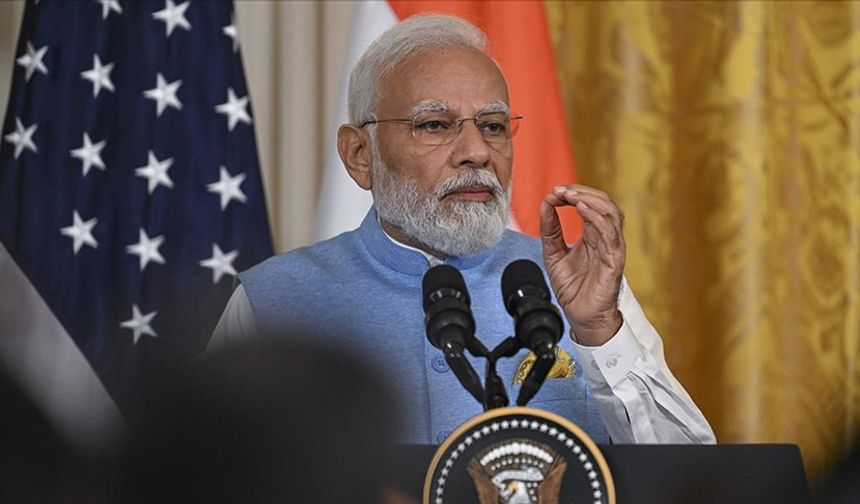 Modi'den Çin'e 'yapıcı bağlar kurma' mesajı