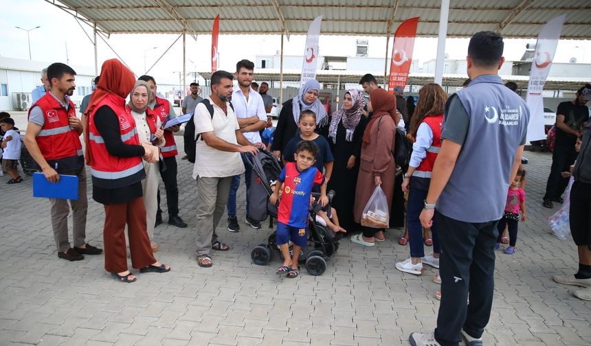 Suriyelilerin ülkelerine gönüllü geri dönüşleri devam ediyor