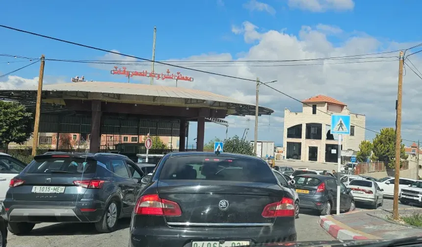 Batı Şeria'da savaş paniği: Şarapnel, abluka ve yakıt kuyruğu