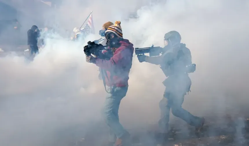 Dünyanın yüzde 72'si otoriter rejimlerin gölgesinde yaşıyor