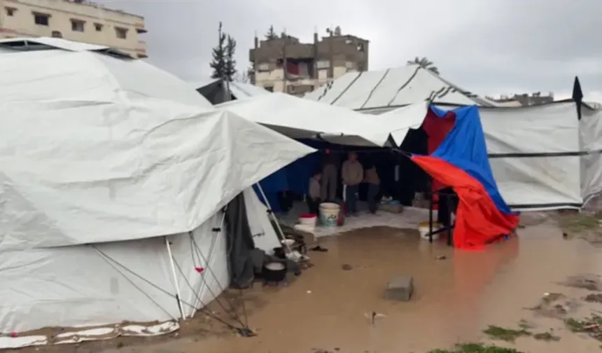 Gazze'de çadırları su bastı: Ramazan'da zorlu kış gecesi