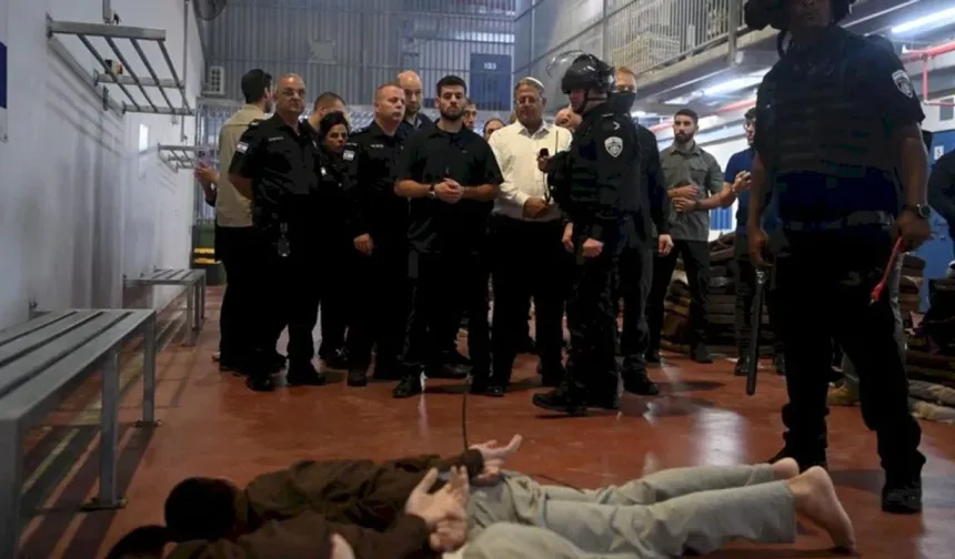 Hamas: Ofer'deki uygulamalar savaş suçudur