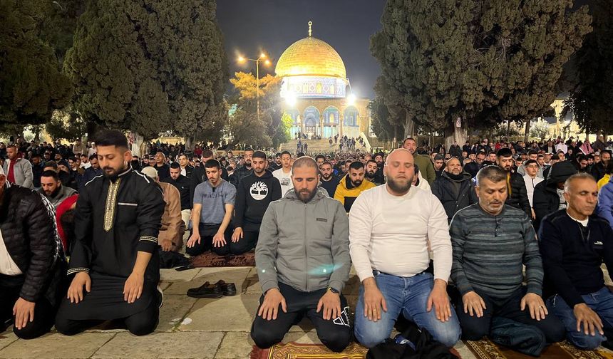 İsrail Ramazan öncesi Mescid-i Aksa'yı tecrit ediyor