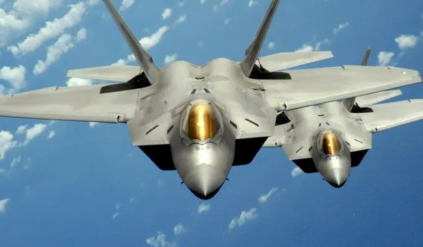 İsrail'e F-22 takviyesi: İran sınırında 'hayalet' alarmı