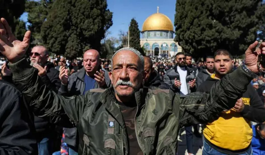 İsrail'in Mescid-i Aksa'da kota ve yaş engeli tepki çekti