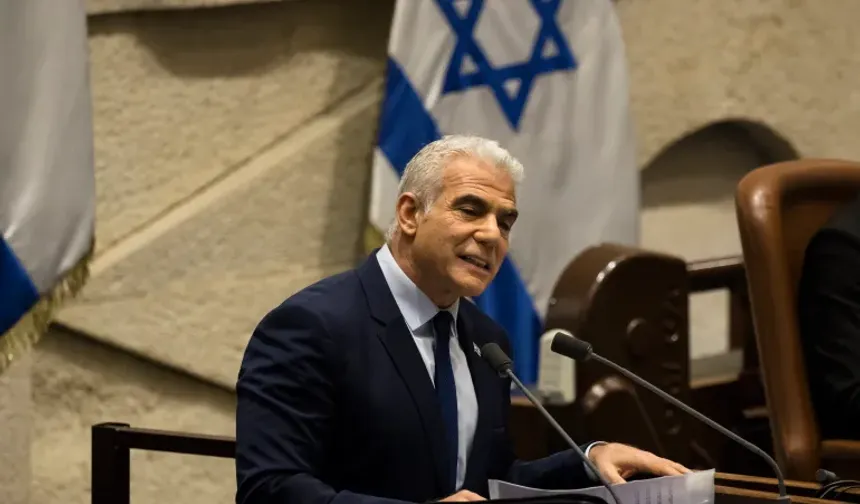 Lapid: İsrail, İran'a karşı tek vücut