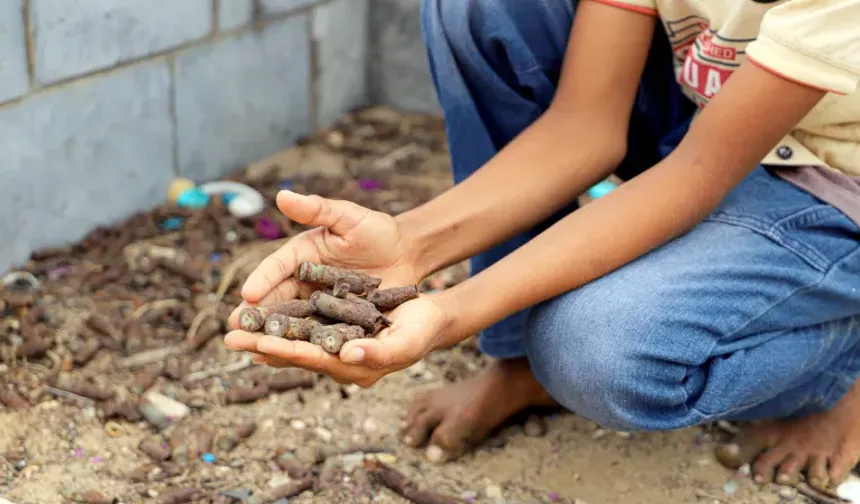 Yemen'de savaşın gölgesinde bir nesil yok oluyor